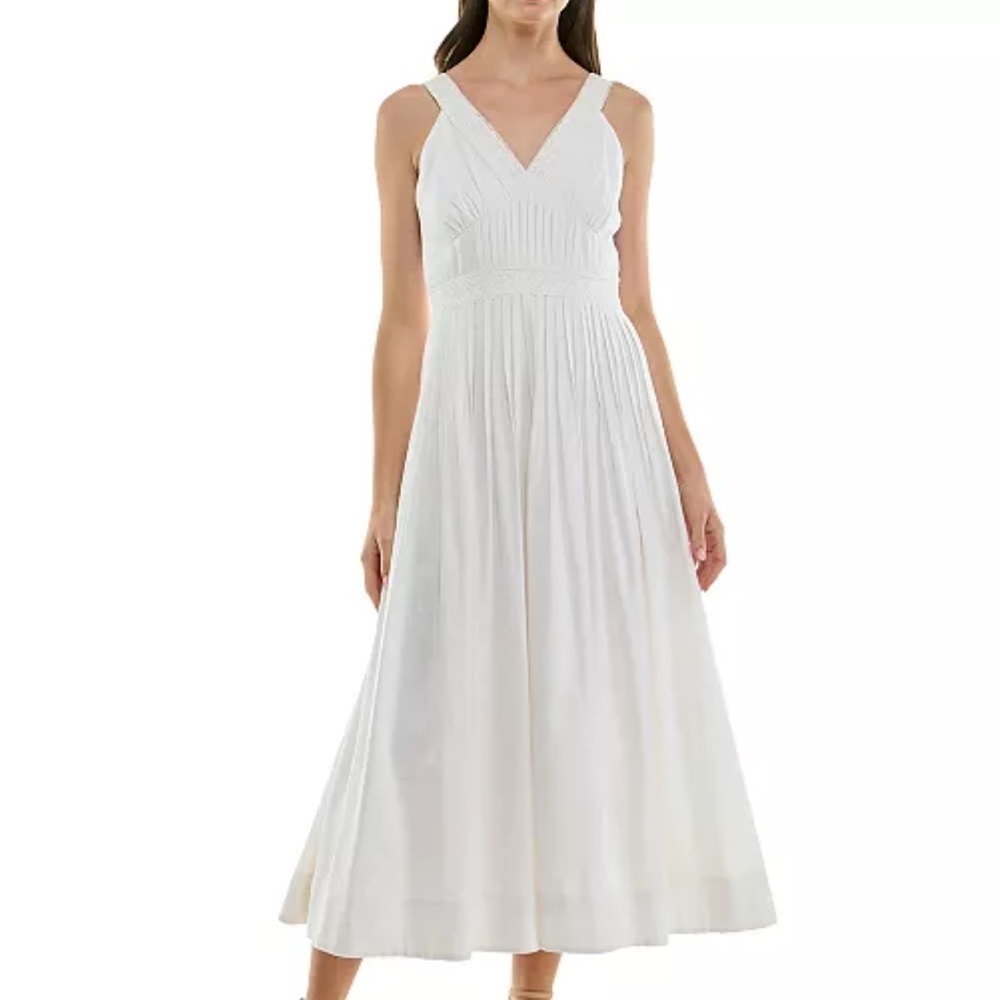 Taylor
Women's V-Neck Lace-Trim Pleated A-Line Dress